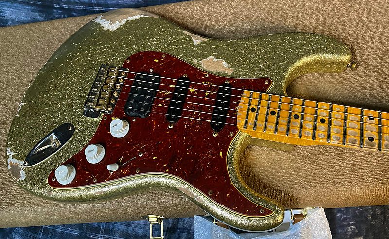 NEW ! 2024 Fender Custom Shop 62 HSS Stratocaster Heavy Relic - Shredder Strat! EVH Bridge P/U - Gold Sparkle - AAA Flamed Maple Neck - Authorized Dealer - 8 lbs - G03667