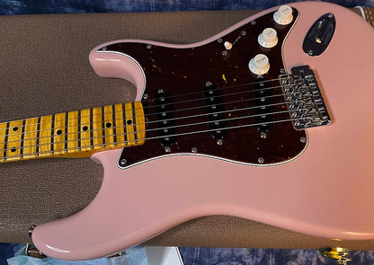 NEW ! 2024 Fender Custom Shop ' 62 Stratocaster Bizarre Guitar Exclusive Flamethrower - Super Limited Edition - Shell Pink - AAA Flamed Maple Neck - Authorized Dealer - G04057