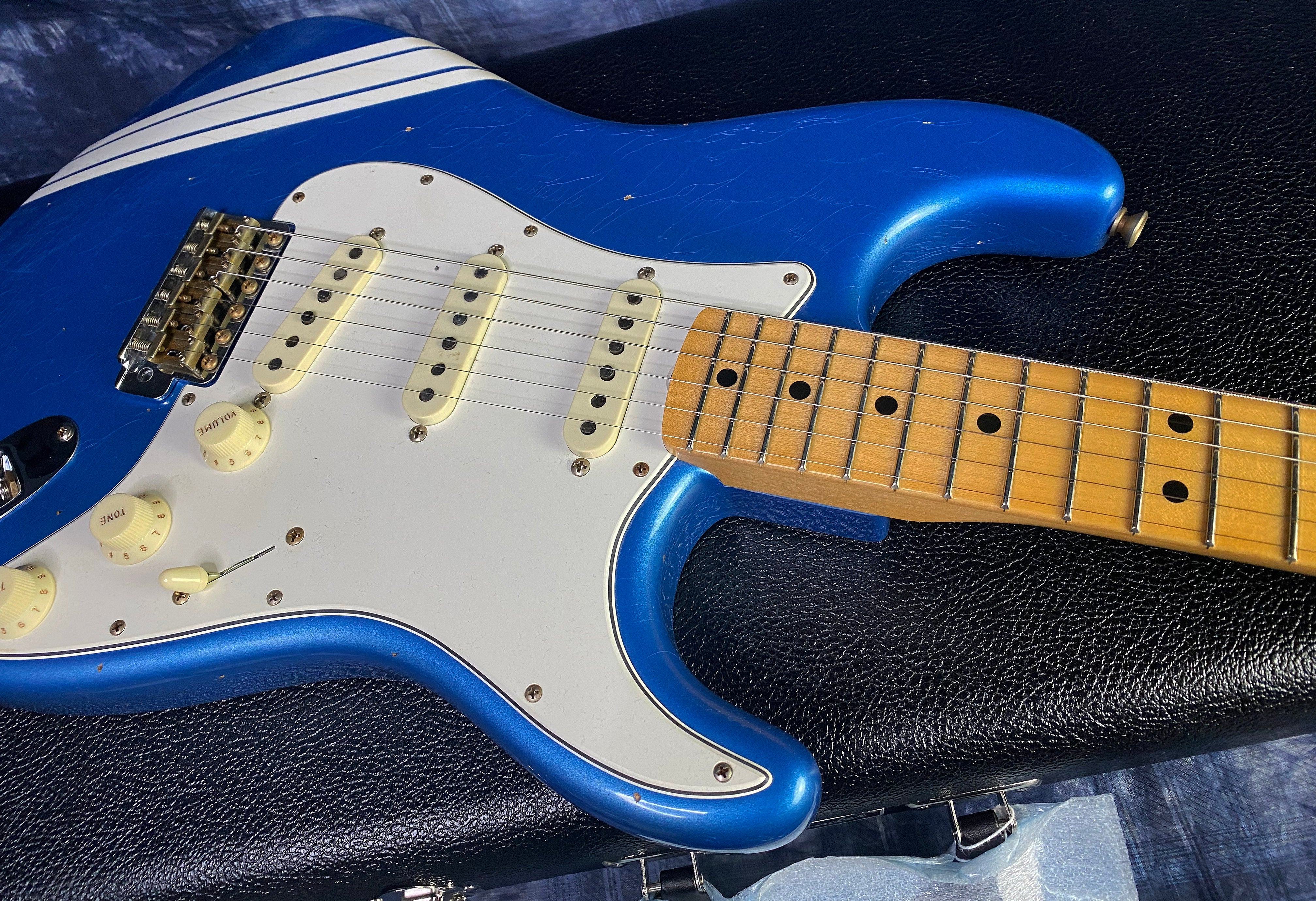 NEW ! 2024 Fender Custom Shop LTD '69 Stratocaster Journeyman Relic Limited Edition - Lake Placid Blue with White Competition Racing Stripes - Authorized Dealer - 7.6 lbs - G03072