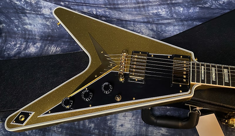 NEW! 2024 Gibson Custom Shop Flying V Custom - Gold Sparkle - Ebony Board - Authorized Dealer - Ultra RARE! Dealer Select - Only 7 lbs - G03879