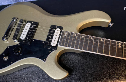 NEW! 2024 Gibson Victory Electric Guitar - Gold Mist Satin - Authorized Dealer - 6.65 lbs - G03568