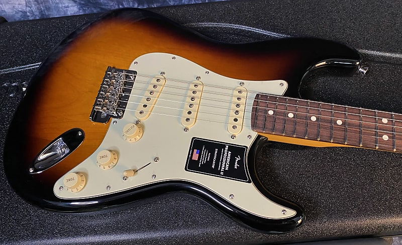 NEW ! 2024 Fender American Professional II Stratocaster - Rosewood Fingerboard - 2-Color Sunburst - 7.65lbs - Authorized Dealer - G04085