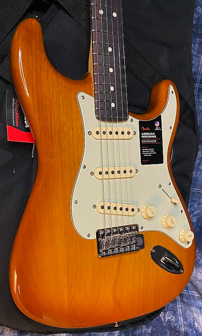 NEW ! 2024 Fender American Performer Stratocaster - Honey Burst - Authorized Dealer - Gig Bag - 7.6lbs - G04264