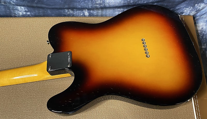 NEW ! 2024 Fender American Vintage II '63 Telecaster Sunburst - 7.8lbs - In Stock - Authorized Dealer - G04288