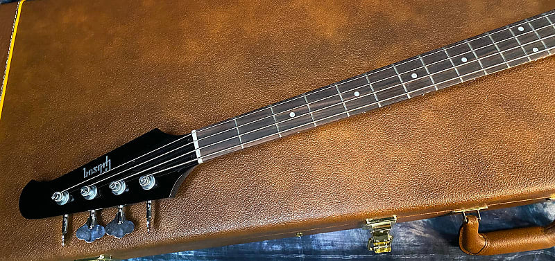 NEW! 2024 Gibson Non-Reverse Thunderbird - Ebony Finish - 8.55 lbs- Authorized Dealer! In Stock - G03790