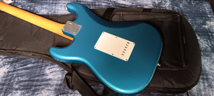 Brand New! Fender Vintera II '60s Stratocaster Electric Guitar - Lake Placid Blue Fender Vintera II '60s Stratocaster - Lake Placid Blue - 7.7 lbs - Authorized Dealer