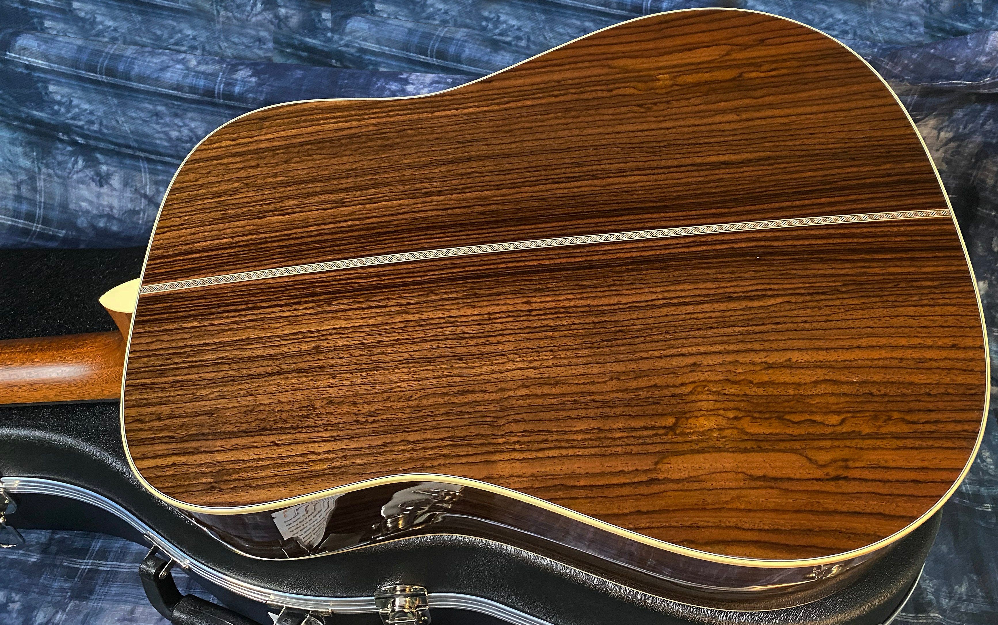 NEW ! 2024 Martin Standard Series HD-28 Sunburst Finish - Authorized Dealer In-Stock Warranty 4.4 lbs - G03590