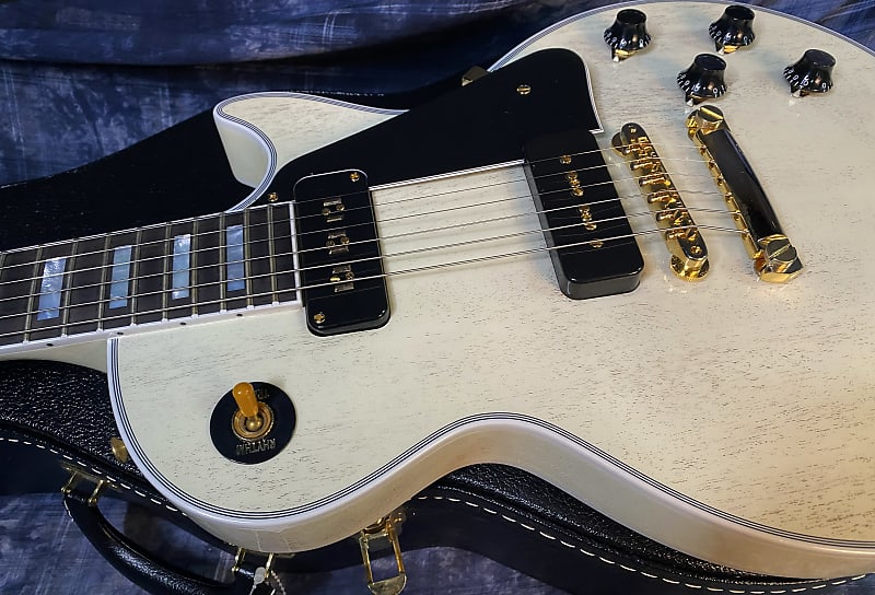 NEW ! 2024 Gibson Custom Shop Historic 2-Pickup '54 Les Paul Custom Reissue Dealer Select - P-90's Staple Pick-Up - TV White - VOS - Authorized Dealer - Only 9 lbs - Limited Edition - G03845