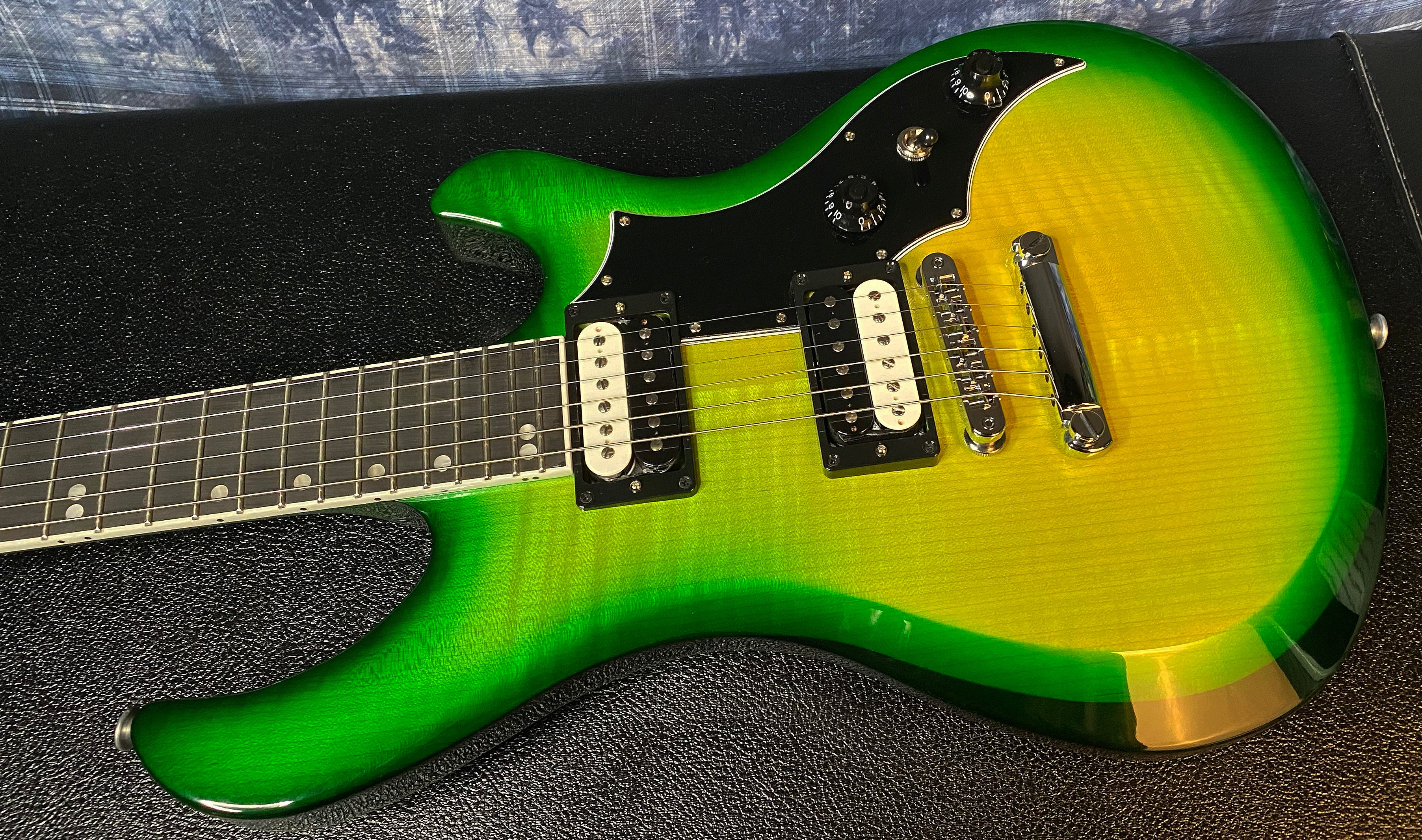 NEW! 2024 Gibson Victory Figured Top Electric Guitar - Iguana Burst - Authorized Dealer - 7lbs - G03569