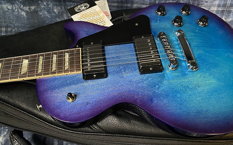 NEW! 2024 Gibson Les Paul Studio - Blueberry Burst - Authorized Dealer - Only 8.5lbs - G03997