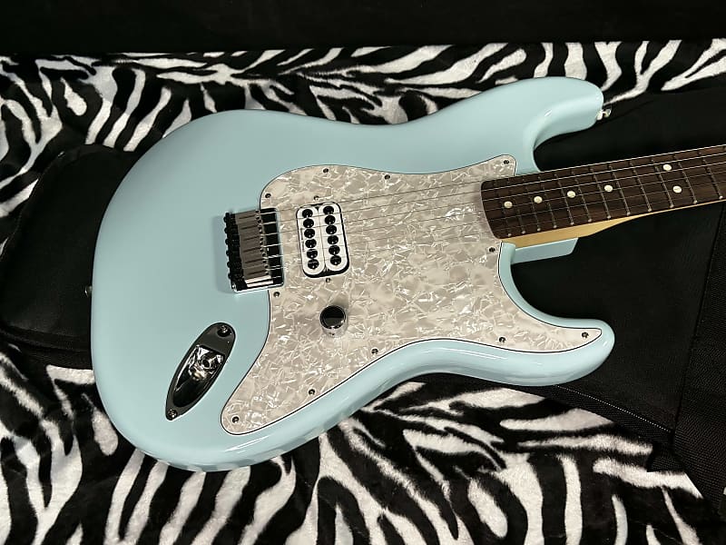 NEW 2023 Fender Limited Edition Tom DeLonge Signature Stratocaster Daphne Blue