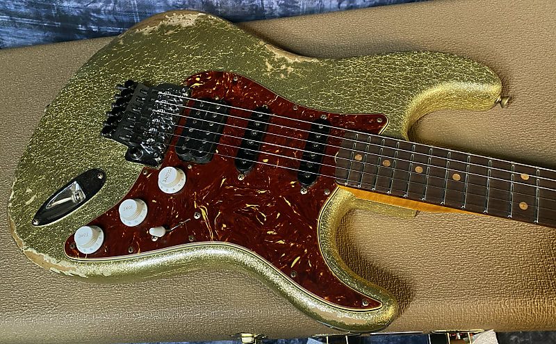 NEW ! 2024 Fender Custom Shop 62 HSS Stratocaster Heavy Relic - Shredder Strat! Floyd Rose - EVH Bridge P/U - Gold Sparkle - AAA Flamed Maple Neck - Authorized Dealer - 8 lbs - G03668