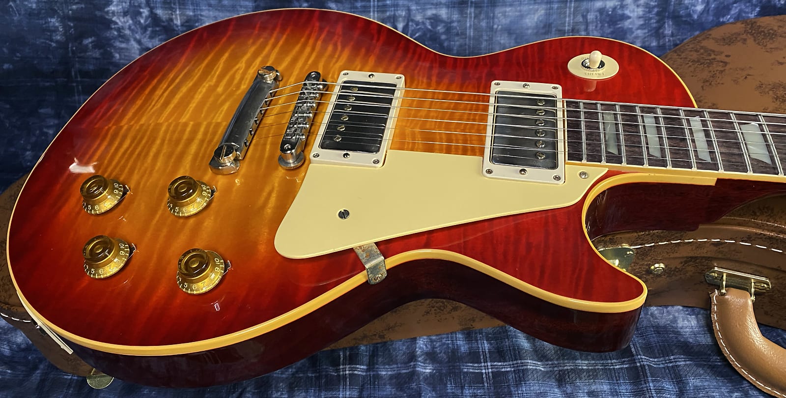 NEW ! 2024 Gibson Custom Shop 1959 Les Paul Factory Burst VOS - Authorized Dealer - Hand Picked Killer Curly Flame Top - 8.4lbs - G02778