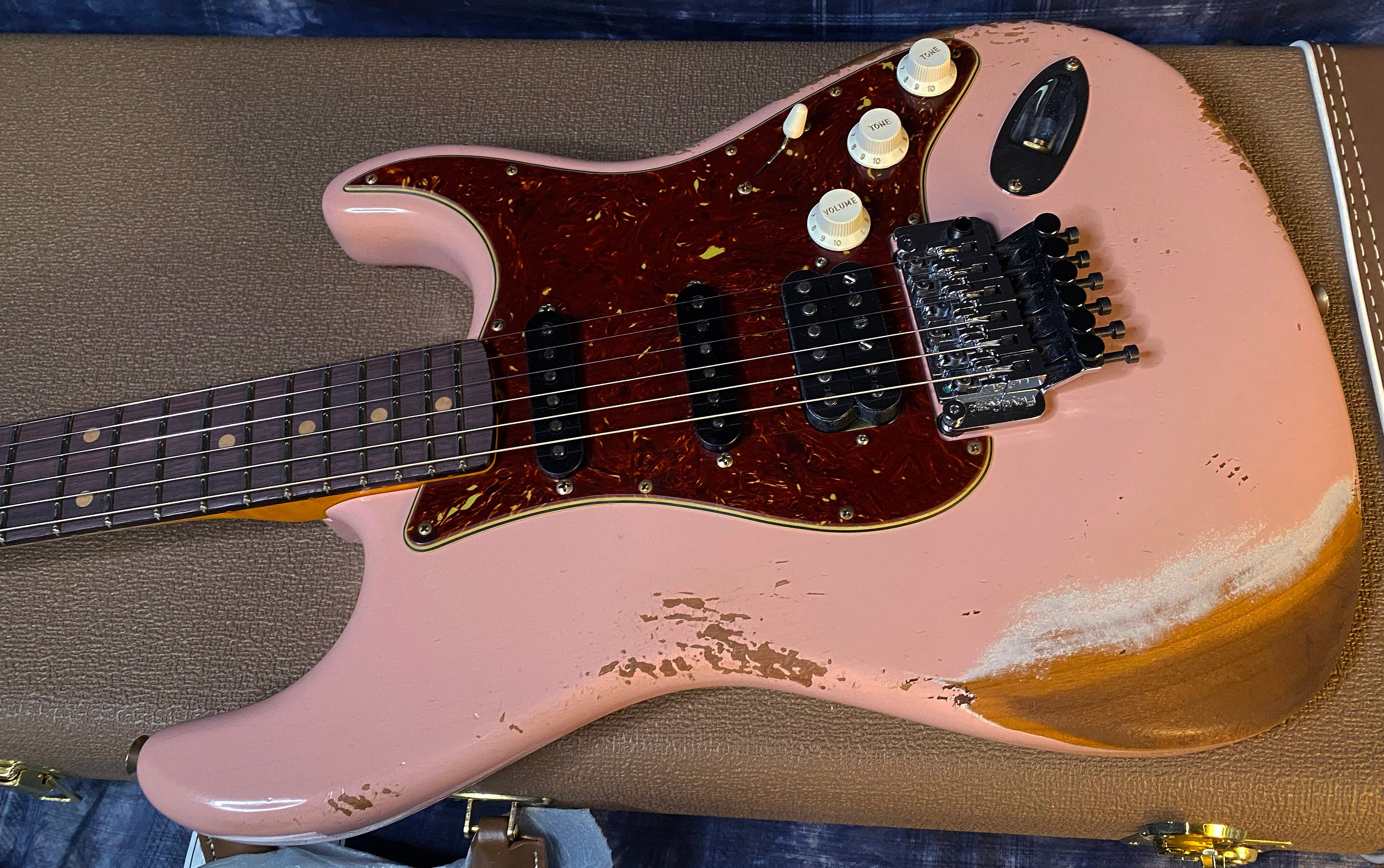 NEW ! 2024 Fender Custom Shop 62 HSS Shredder - Floyd Rose - EVH Wolfgang Bridge Pick-Up - Stratocaster Heavy Relic - Shell Pink - AAA Flamed Maple Neck - Authorized Dealer - 7.8lbs - G03360