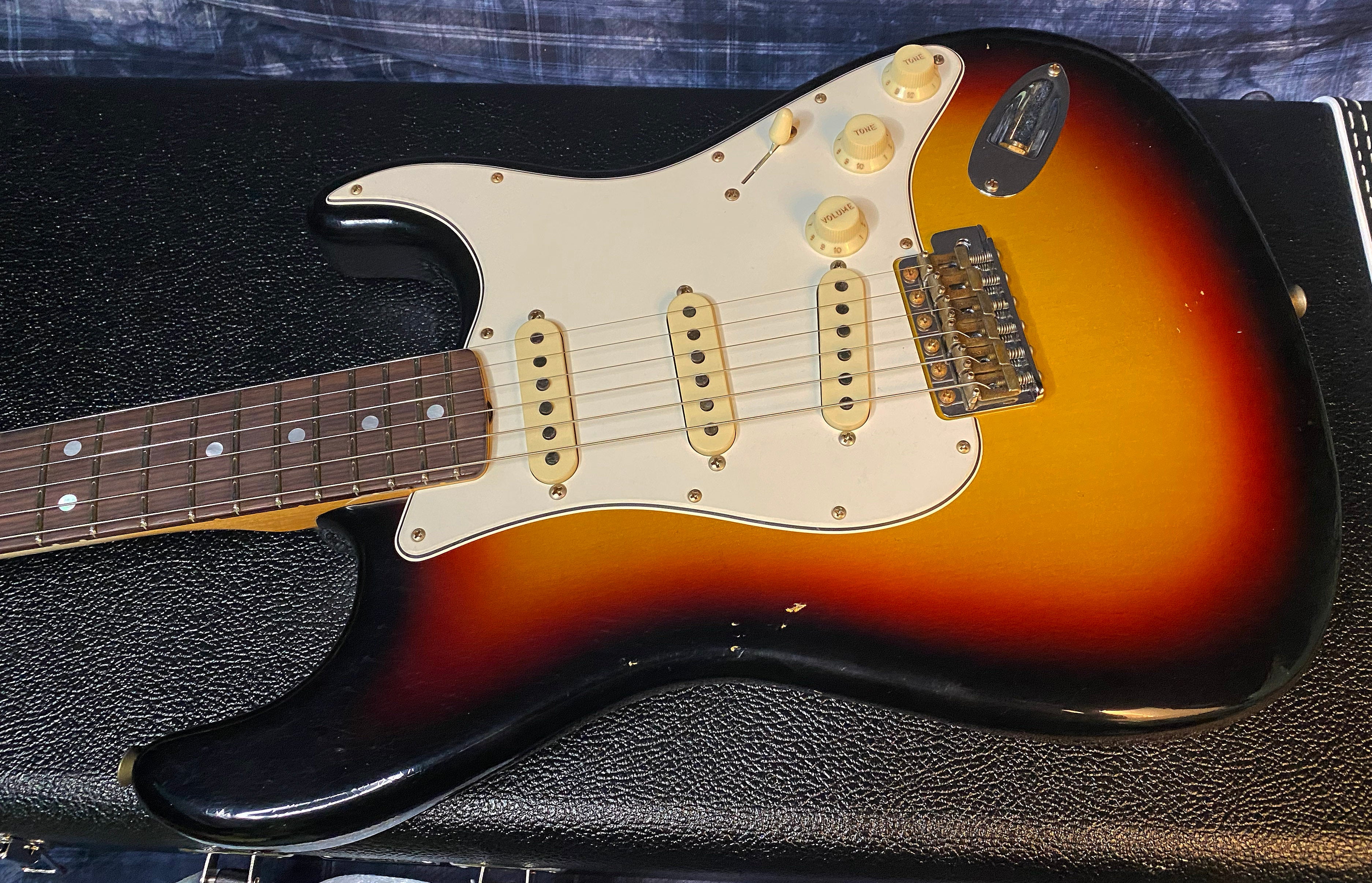 NEW ! 2024 Fender #30 Limited Edition Fat '64 Stratocaster® Journeyman Relic 3A Rosewood Fingerboard - 3-Color Sunburst - Authorized Dealer - 8 lbs - Serial #L11634