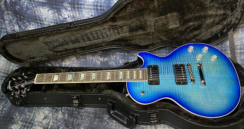 NEW ! 2024 Gibson Les Paul Modern Figured - Cobalt Burst - Beautiful Flame Top! Authorized Dealer - Only 8.25 lbs - G04121