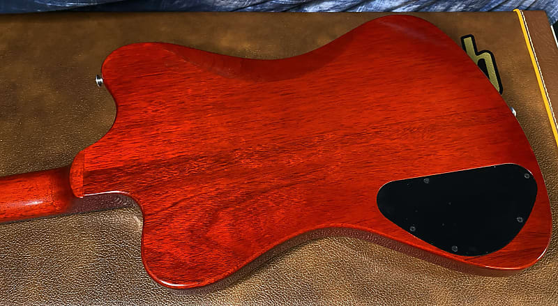 NEW! 2024 Gibson Non-Reverse Thunderbird - Vintage Cherry Finish - 8.3 lbs- Authorized Dealer! In Stock - G03791