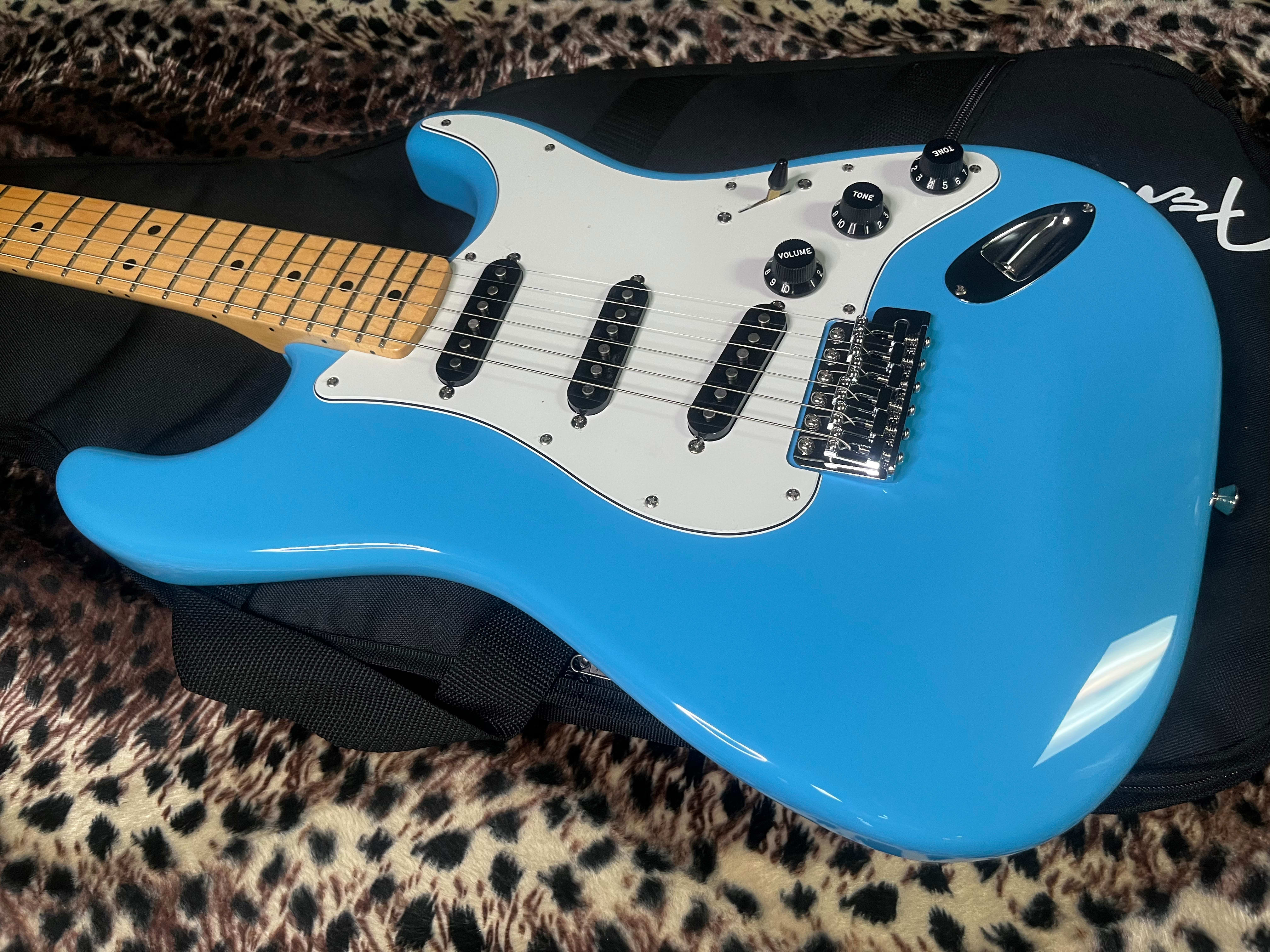 NEW! Fender Made in Japan Limited International Color Stratocaster - Maui Blue - Authorized Dealer - In-Stock! 7.35lbs SKU#G00328