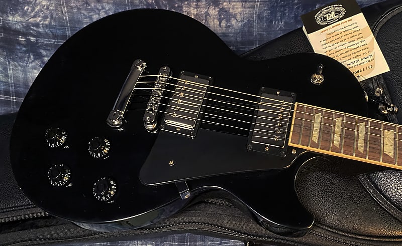 NEW ! 2024 Gibson Les Paul Studio Electric Guitar - Ebony - Authorized Dealer - G03828 - 8.6lbs