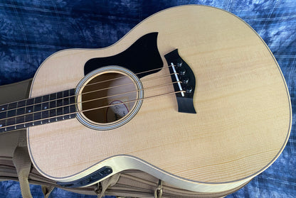 NEW ! Taylor GS Mini-e Bass Maple Back - GS Mini E Acoustic Electric Authorized Dealer - G02863