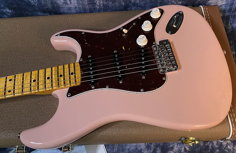 NEW ! 2024 Fender Custom Shop ' 62 Stratocaster Bizarre Guitar Exclusive Flamethrower - Super Limited Edition - Shell Pink - AAA Flamed Maple Neck - Authorized Dealer - G04057