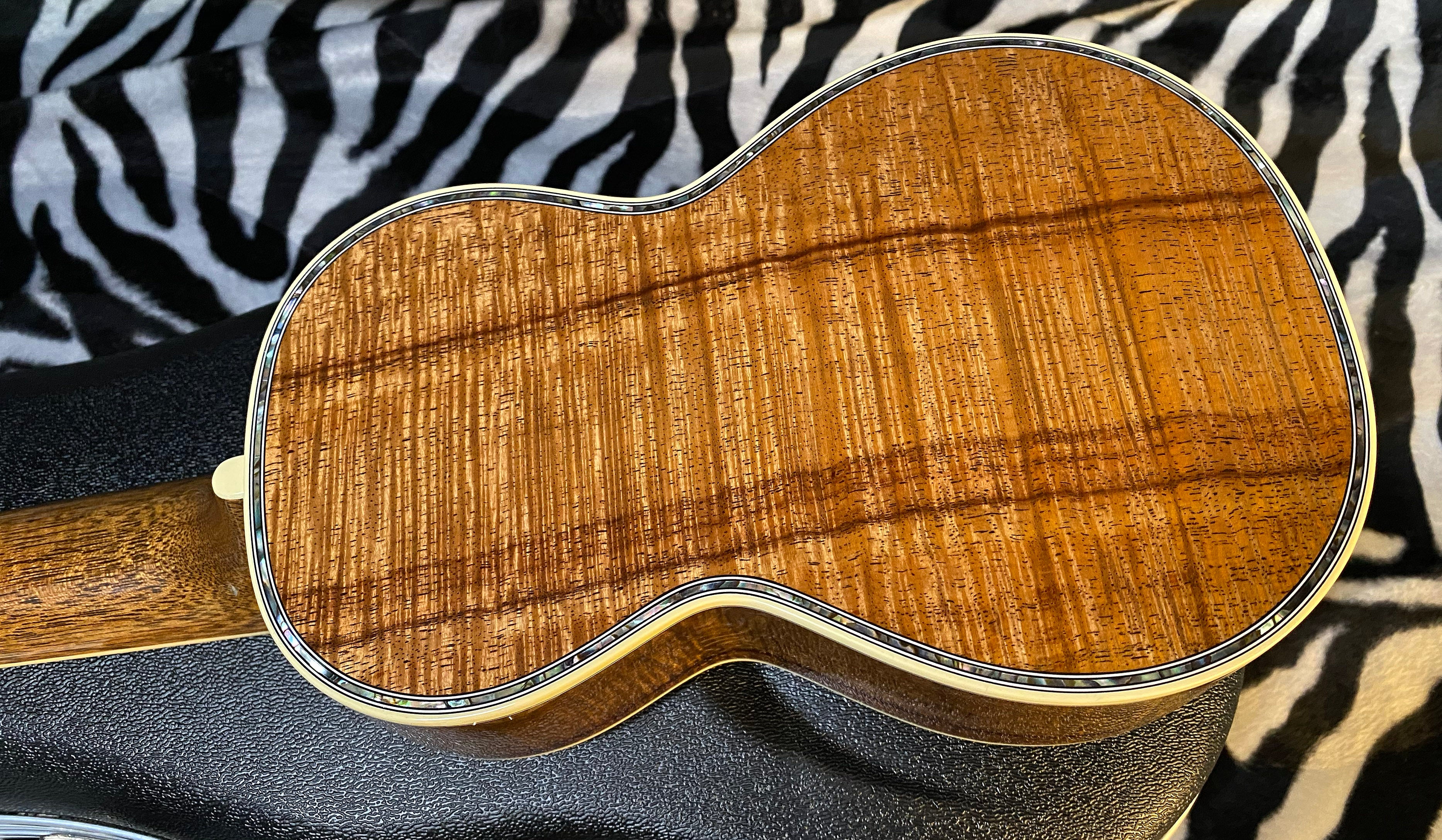 NEW ! 2024 Martin 5K Ukulele - AAA Flamed Koa - Abalone Inlays - Ebony Fretboard - Authorized Dealer - Super RARE - In-Stock! G02516