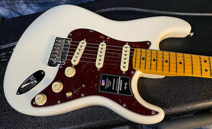 NEW! 2024 Fender American Pro II Stratocaster - Olympic White - Authorized Dealer - 7.65 lbs - G04083