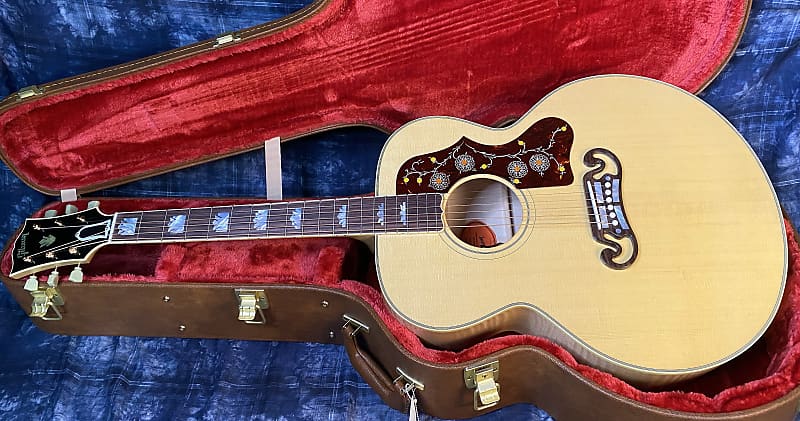 BRAND NEW ! 2024 Gibson SJ-200 J-200 Original Antique Natural 4.75 lbs - Authorized Dealer - Beautifully Flamed Back & Neck! G03907