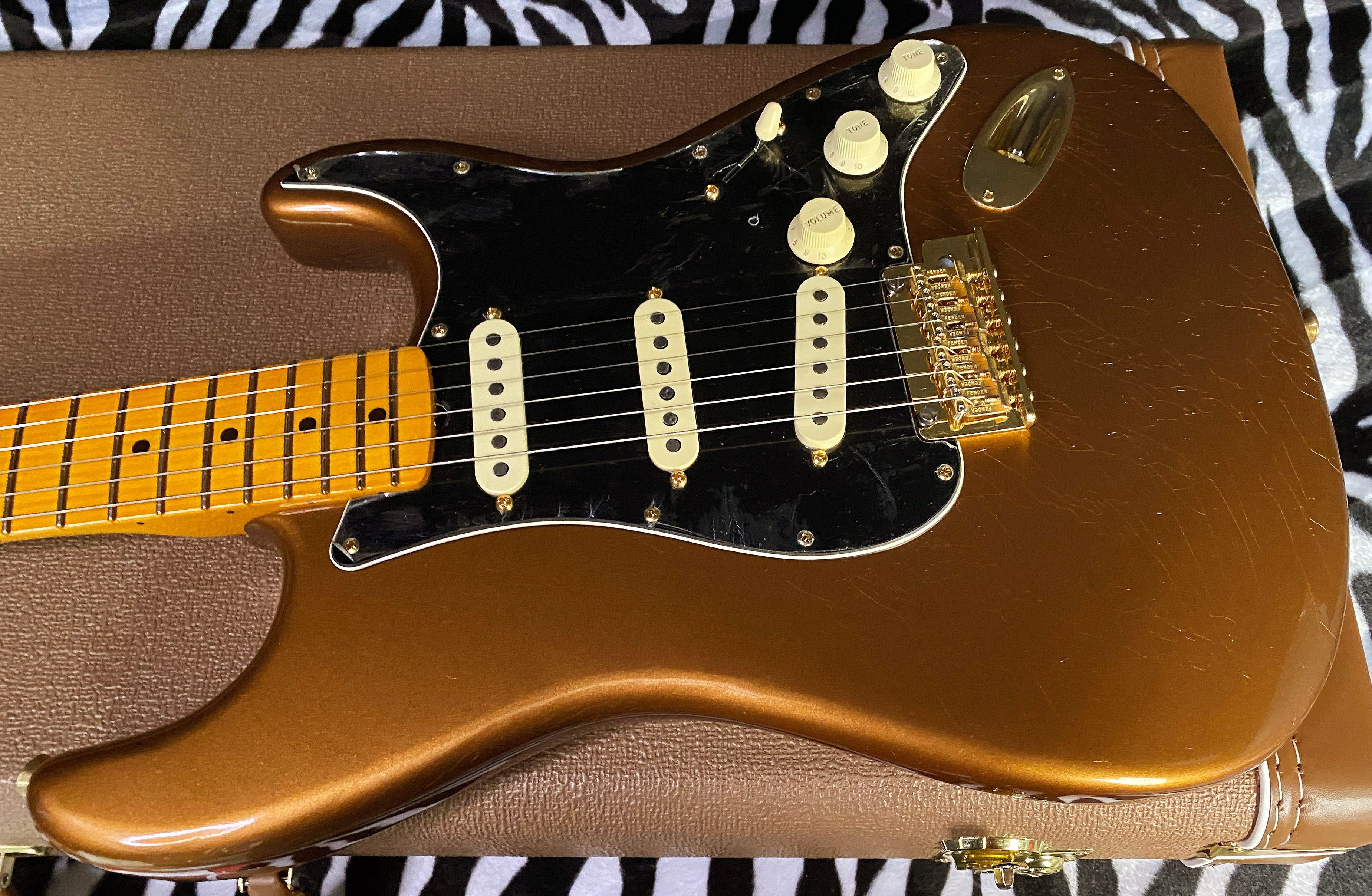 NEW! Fender Bruno Mars Stratocaster Mars Mocha - Limited Edition - Authorized Dealer - In-Stock! 7.85lbs - G02644