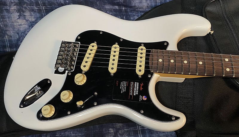 NEW! 2024 Fender American Performer Stratocaster - Arctic White - Authorized Dealer - Only 7.2 lb - G04263