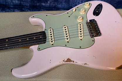 NEW ! 2024 Fender Custom Shop Limited-edition '63 Stratocaster Relic - Super Faded Aged Shell Pink - Authorized Dealer - 7.9 lbs - G03931