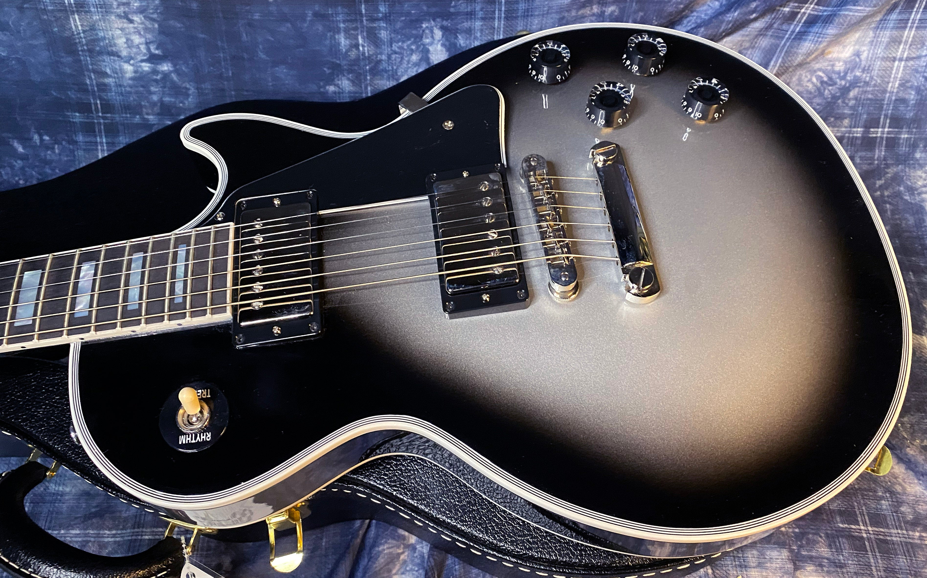 NEW! 2024 Gibson Custom Shop Les Paul Custom - Authorized Dealer - Silverburst - Super RARE! 11 lbs of LP Tone! - G03320