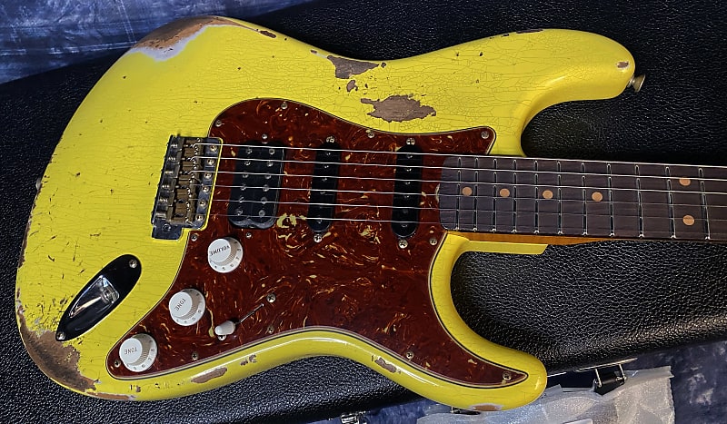 NEW ! 2024 Fender Custom Shop 62 HSS Stratocaster Heavy Relic - Shredder Strat! EVH Bridge P/U - Graffiti Yellow - AAA Flamed Maple Neck - Authorized Dealer - 7.7 lbs - G03609