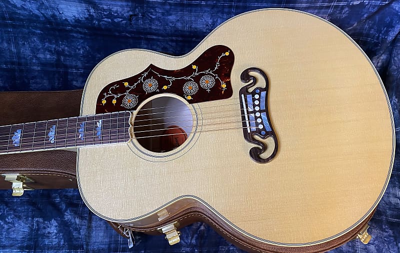 BRAND NEW ! 2024 Gibson SJ-200 J-200 Original Antique Natural 4.75 lbs - Authorized Dealer - Beautifully Flamed Back & Neck! G03907