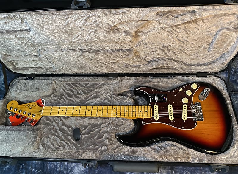 NEW! 2024 Fender American Professional Stratocaster II - Sunburst - Authorized Dealer - In-Stock! 7.5 lbs - G04082