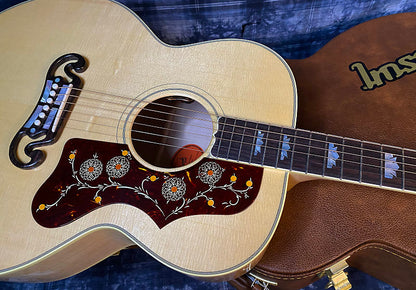 BRAND NEW ! 2024 Gibson SJ-200 J-200 Original Antique Natural - 4.9 lbs - Authorized Dealer - Beautifully Flamed Back & Neck! G03910