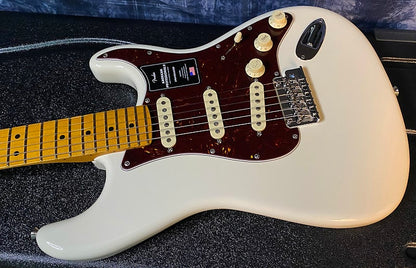 NEW! 2024 Fender American Pro II Stratocaster - Olympic White - Authorized Dealer - 7.65 lbs - G04083