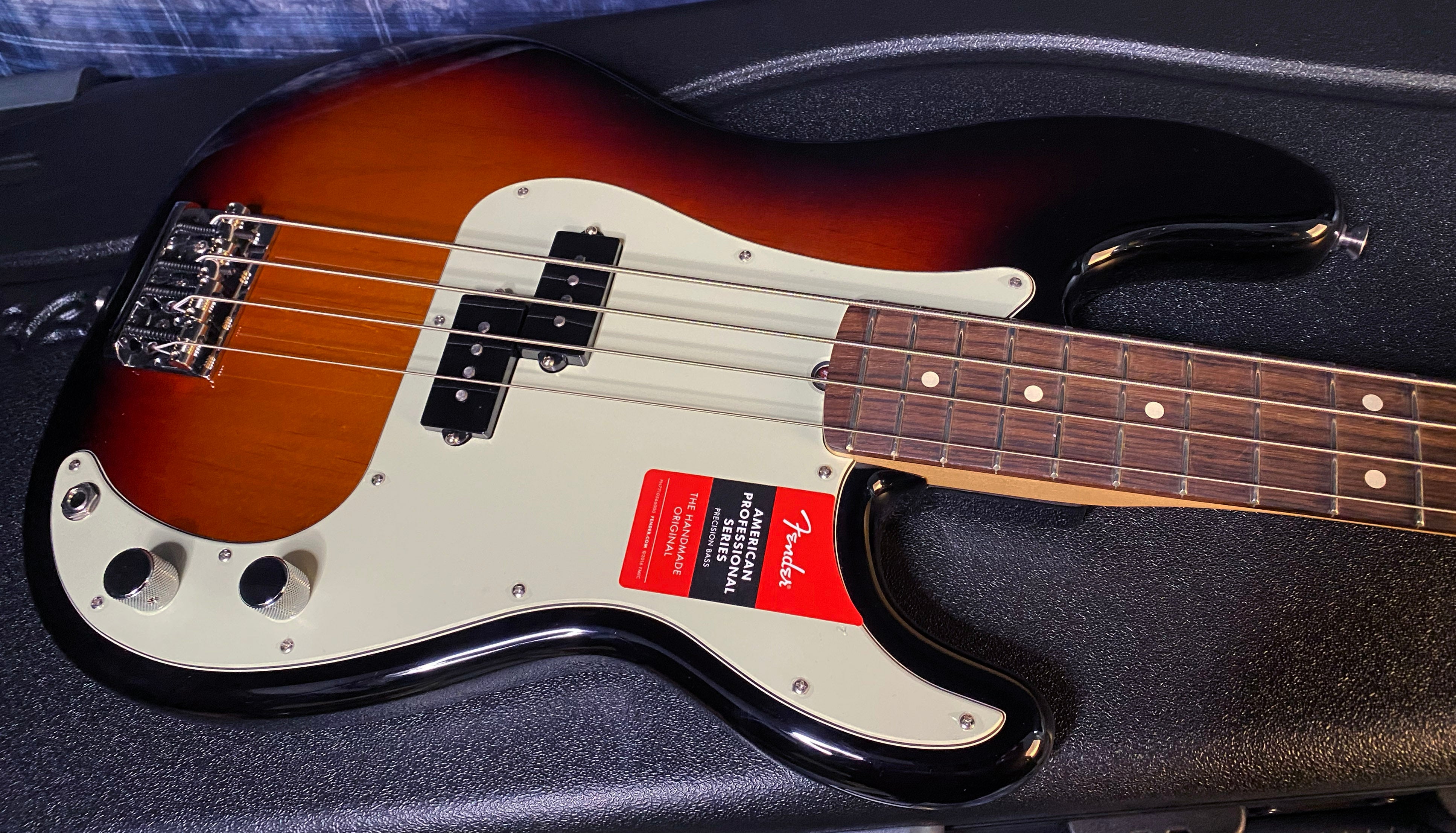 NEW OLD STOCK ! 2017 Fender American Professional Series Precision Bass - Sunburst - Authorized Dealer - Serial #17111899 - From our Vault