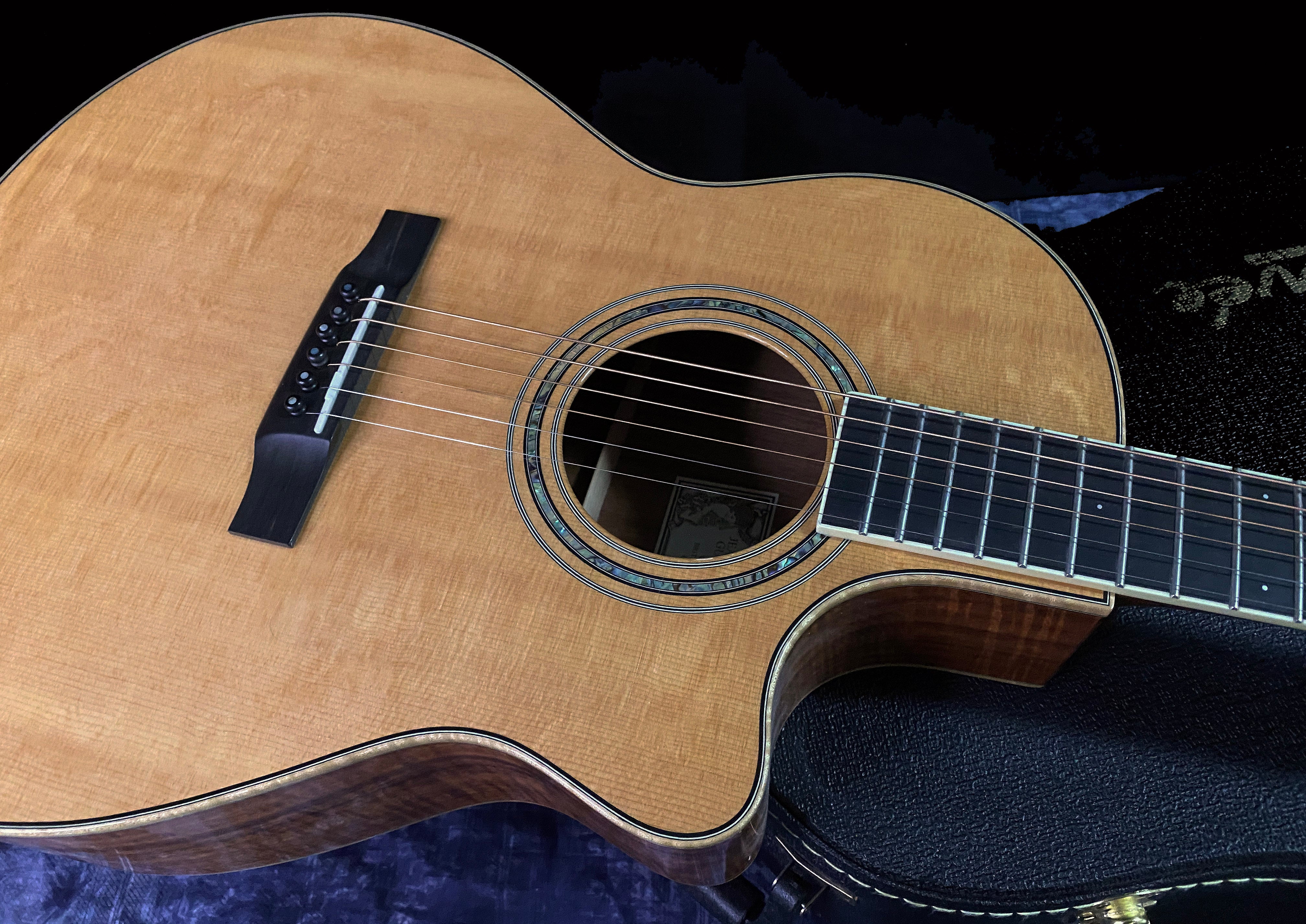 NEW Old Stock! 2005 Larrivee LV-09 SE Museum Quality Koa & Bear Claw Spruce Top - Authorized Dealer - From Our Vault - SUPER RARE! Serial # 53283