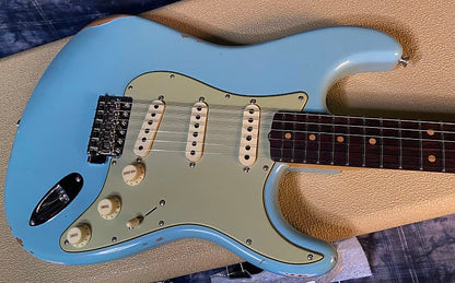 NEW ! 2024 Fender Custom Shop Late-1962 Stratocaster Relic Electric Guitar with Closet Classic Hardware - Aged Daphne Blue - 7.8lbs - Authorized Dealer - G04096