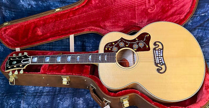 BRAND NEW ! 2024 Gibson SJ-200 J-200 Original Antique Natural - 5 lbs - Authorized Dealer - Beautifully Flamed Back & Neck! G03909