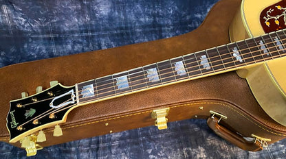 BRAND NEW ! 2024 Gibson SJ-200 J-200 Original Antique Natural - 4.9 lbs - Authorized Dealer - Beautifully Flamed Back & Neck! G03910