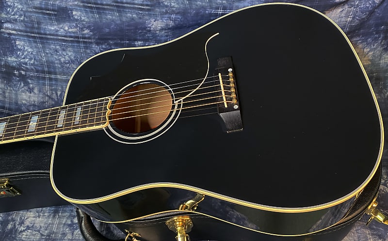 NEW ! 2024 Gibson Acoustic Hummingbird Custom Acoustic-Electric Guitar - Ebony - Authorized Dealer - 5lbs - G03745