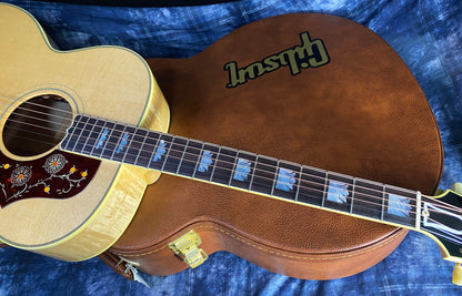 BRAND NEW ! 2024 Gibson SJ-200 J-200 Original Antique Natural 4.9 lbs - Authorized Dealer - Beautifully Flamed Back & Neck! G03158