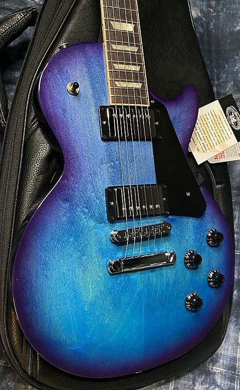 NEW! 2024 Gibson Les Paul Studio - Blueberry Burst - Authorized Dealer - Only 8.5lbs - G03997