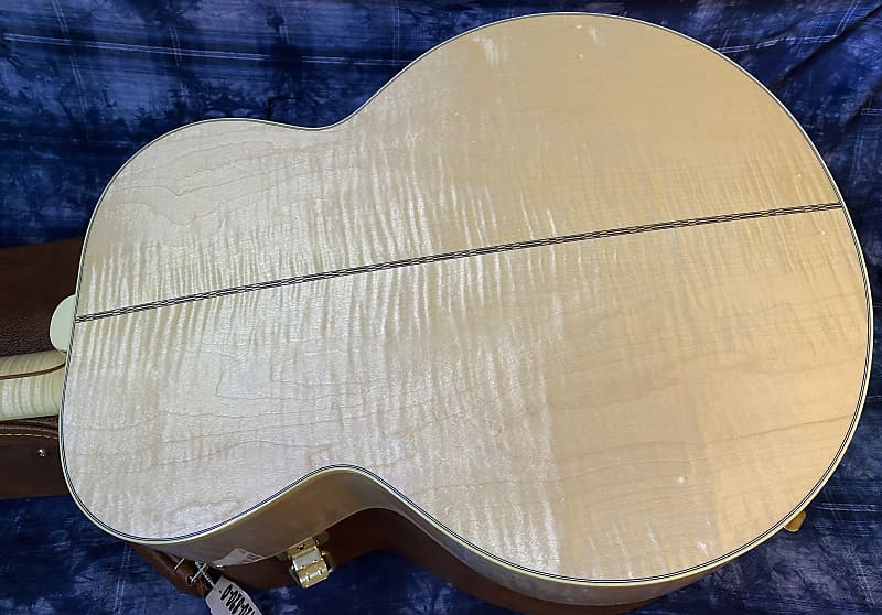 BRAND NEW ! 2024 Gibson SJ-200 J-200 Original Antique Natural 4.8 lbs - Authorized Dealer - Beautifully Flamed Back & Neck! G03908