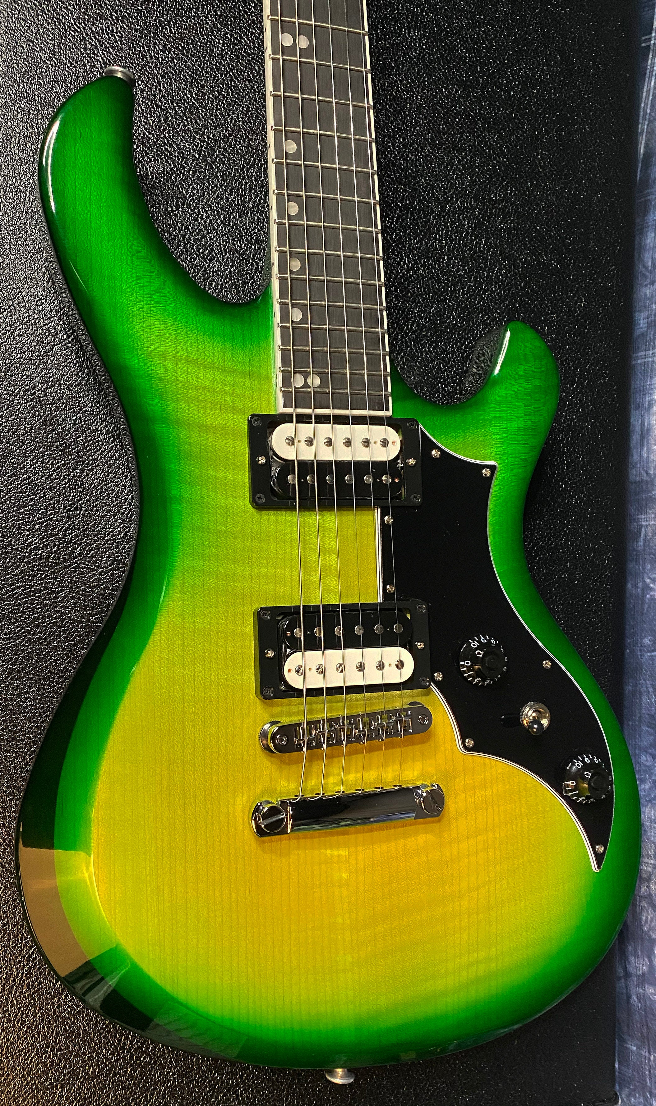 NEW! 2024 Gibson Victory Figured Top Electric Guitar - Iguana Burst - Authorized Dealer - 7lbs - G03569