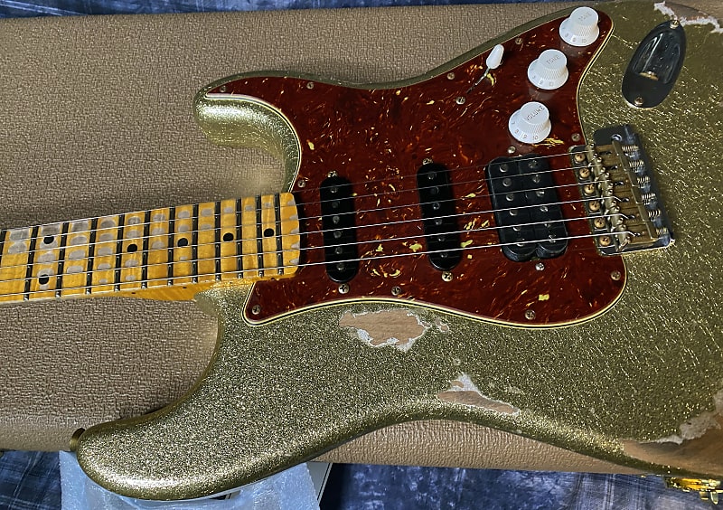 NEW ! 2024 Fender Custom Shop 62 HSS Stratocaster Heavy Relic - Shredder Strat! EVH Bridge P/U - Gold Sparkle - AAA Flamed Maple Neck - Authorized Dealer - 8 lbs - G03667