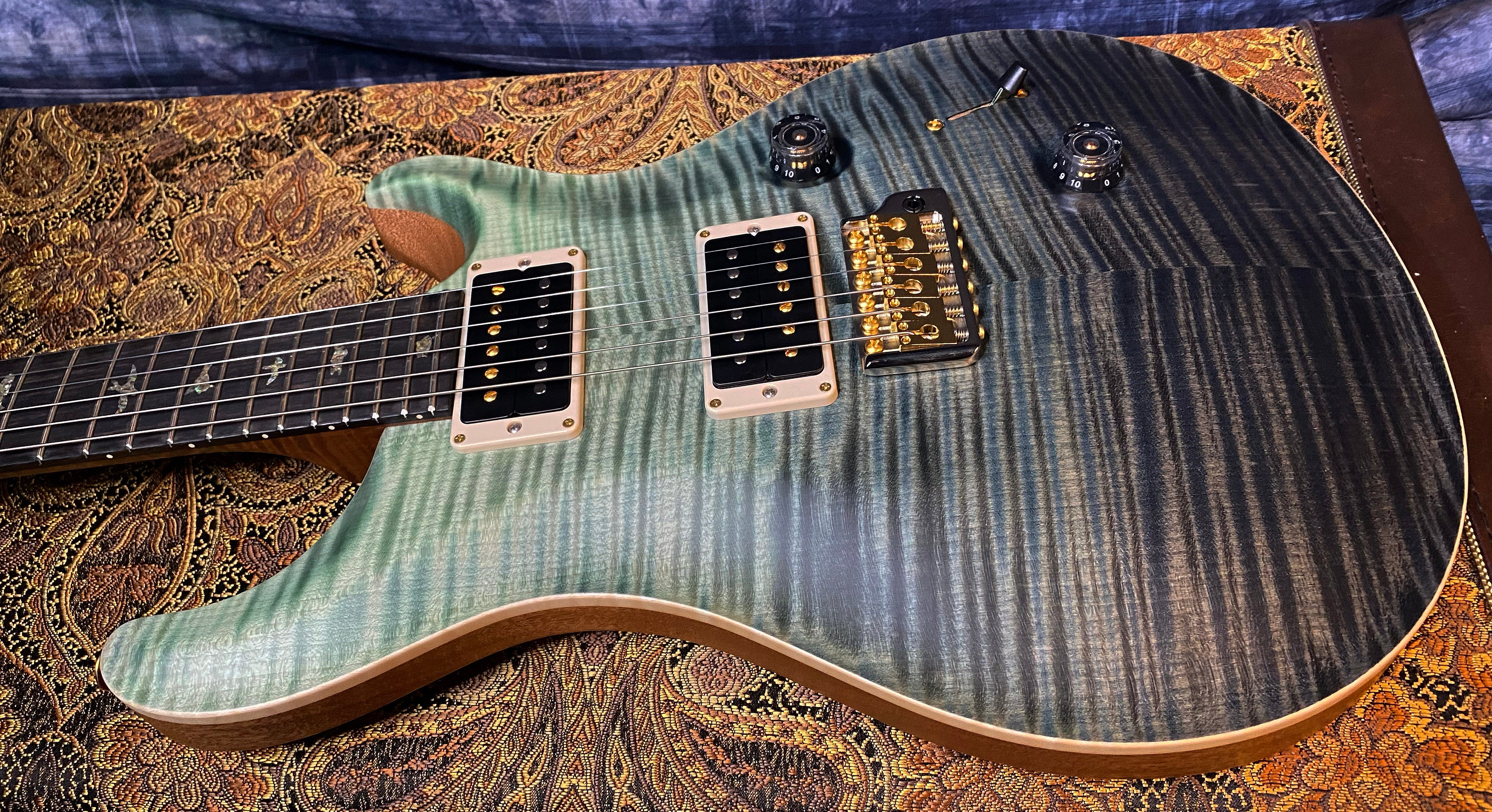 BRAND NEW ! 2024 Paul Reed Smith Custom 24 CU24 - Wood Library - Torrefied Flamed Maple Neck Ebony Fretboard - Trampas Green Fade - Authorized Dealer - 7.8 lbs - G03553