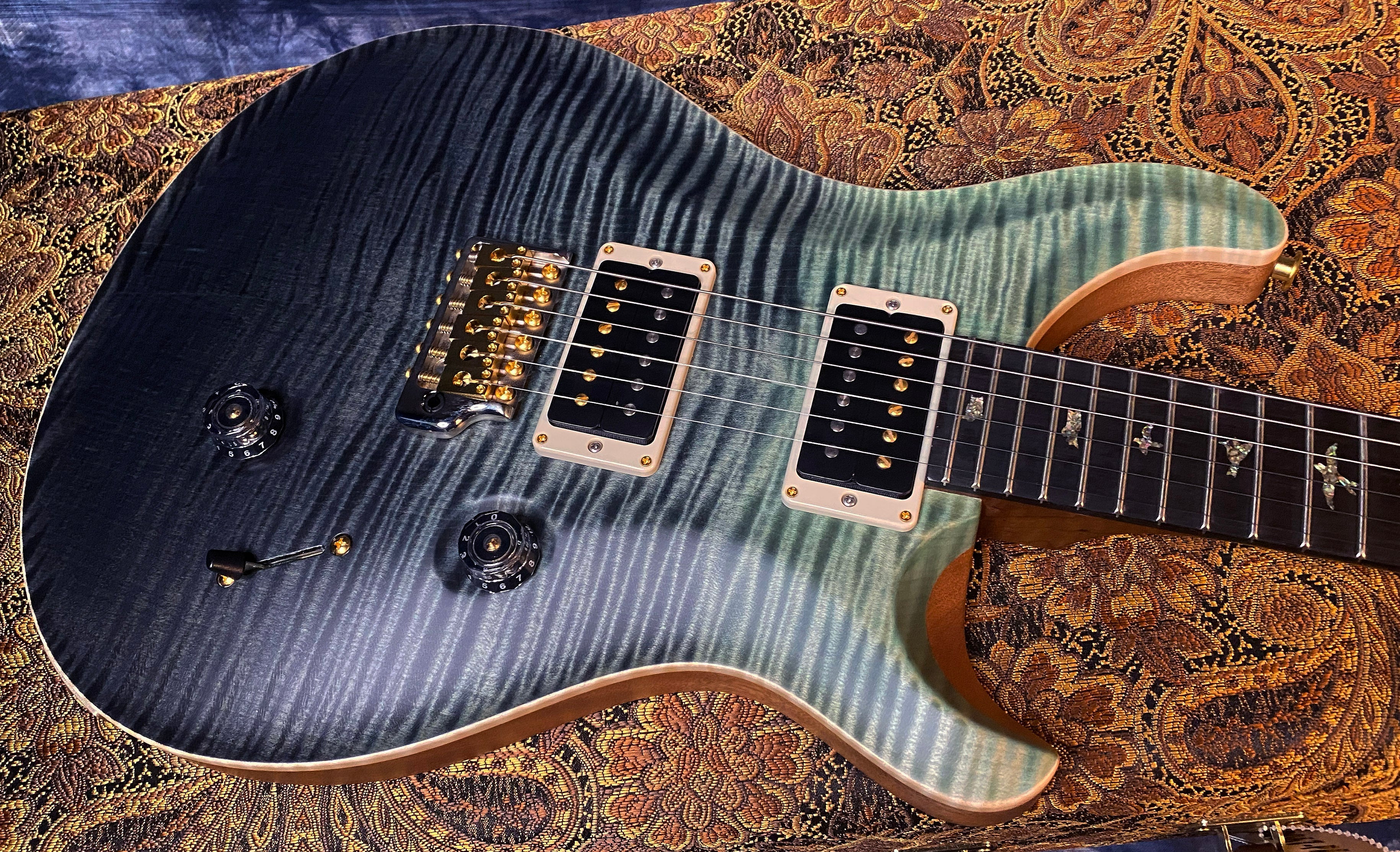 BRAND NEW ! 2024 Paul Reed Smith Custom 24 CU24 - Wood Library - Torrefied Flamed Maple Neck Ebony Fretboard - Trampas Green Fade - Authorized Dealer - 7.7 lbs - G03561